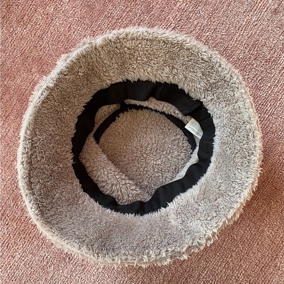 Muji Recycle Polyester Boa Bucket Hat - Picture 3 of 10